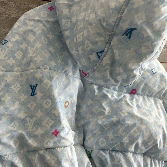 Louis Vuitton Monogram Puffer Jacket w/ Detachable Hood - Picture 8 of 14